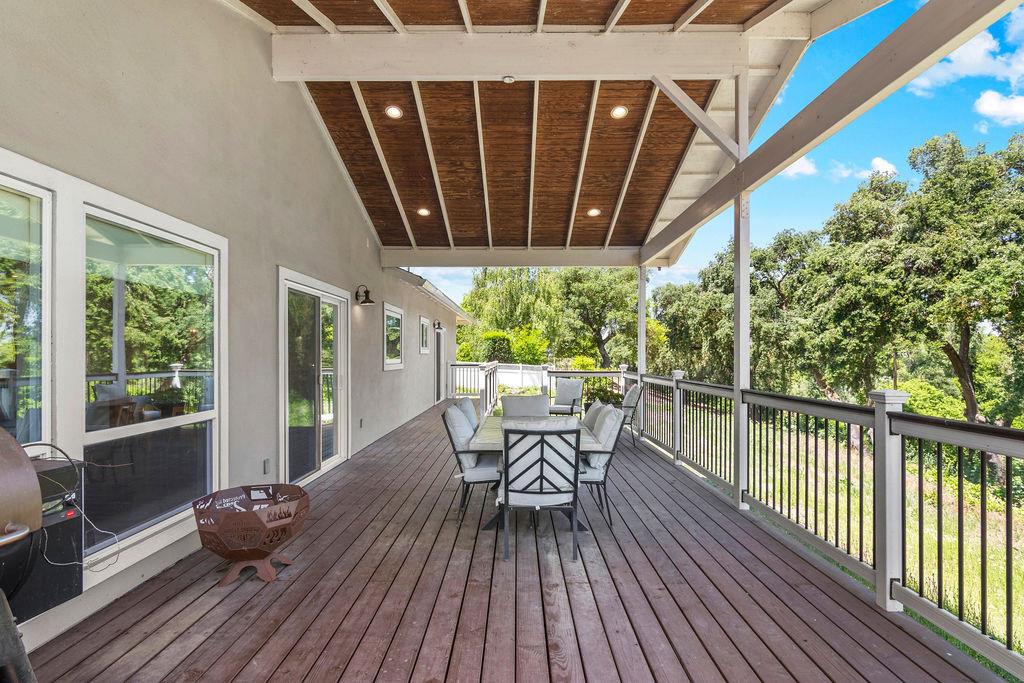 6950 Arrowwood Dr, Riverbank, CA 95367