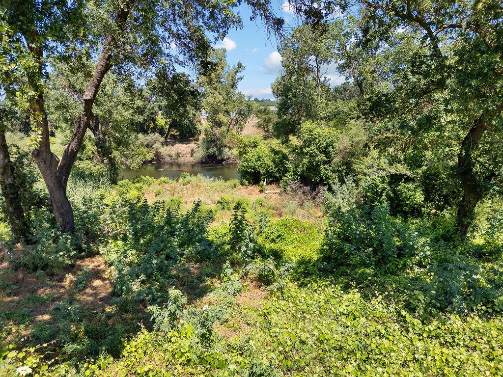 6950 Arrowwood Dr, Riverbank, CA 95367