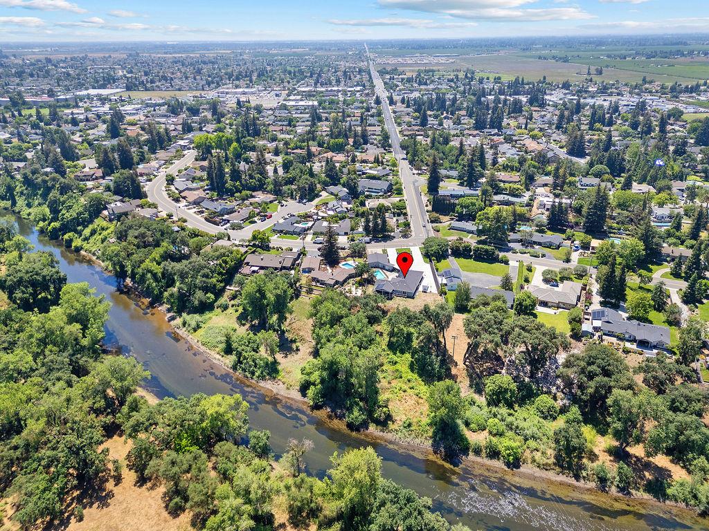 6950 Arrowwood Dr, Riverbank, CA 95367