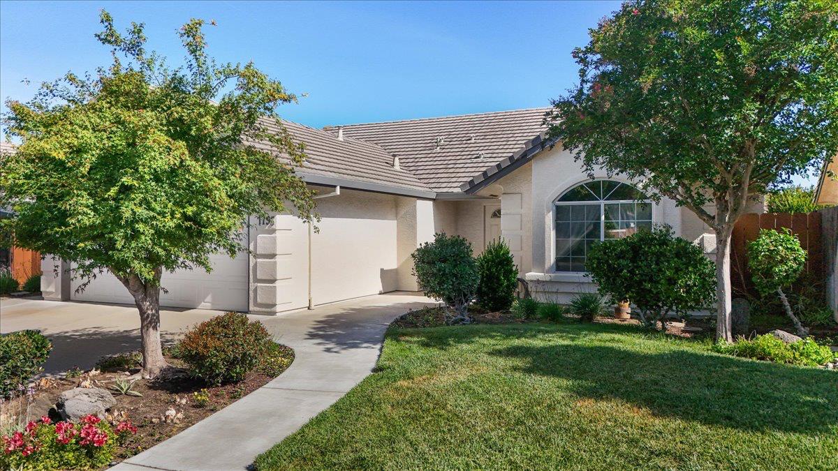 1795 Brookside Dr, Manteca, CA 95336