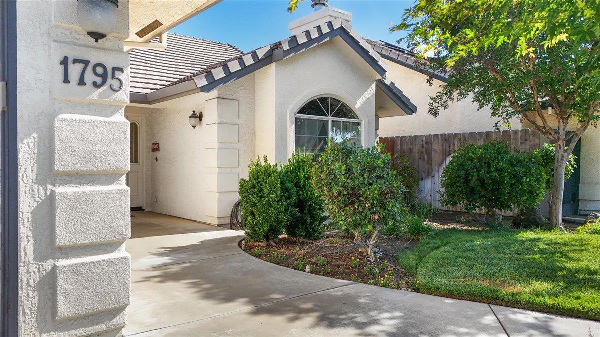 1795 Brookside Dr, Manteca, CA 95336