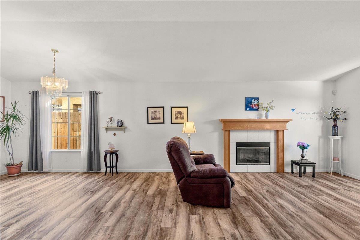 1795 Brookside Dr, Manteca, CA 95336