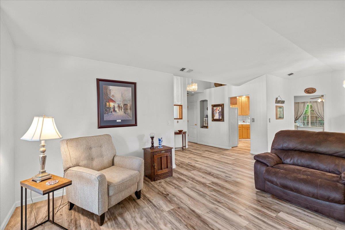 1795 Brookside Dr, Manteca, CA 95336
