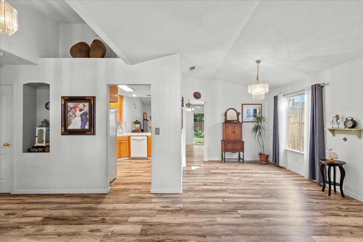 1795 Brookside Dr, Manteca, CA 95336