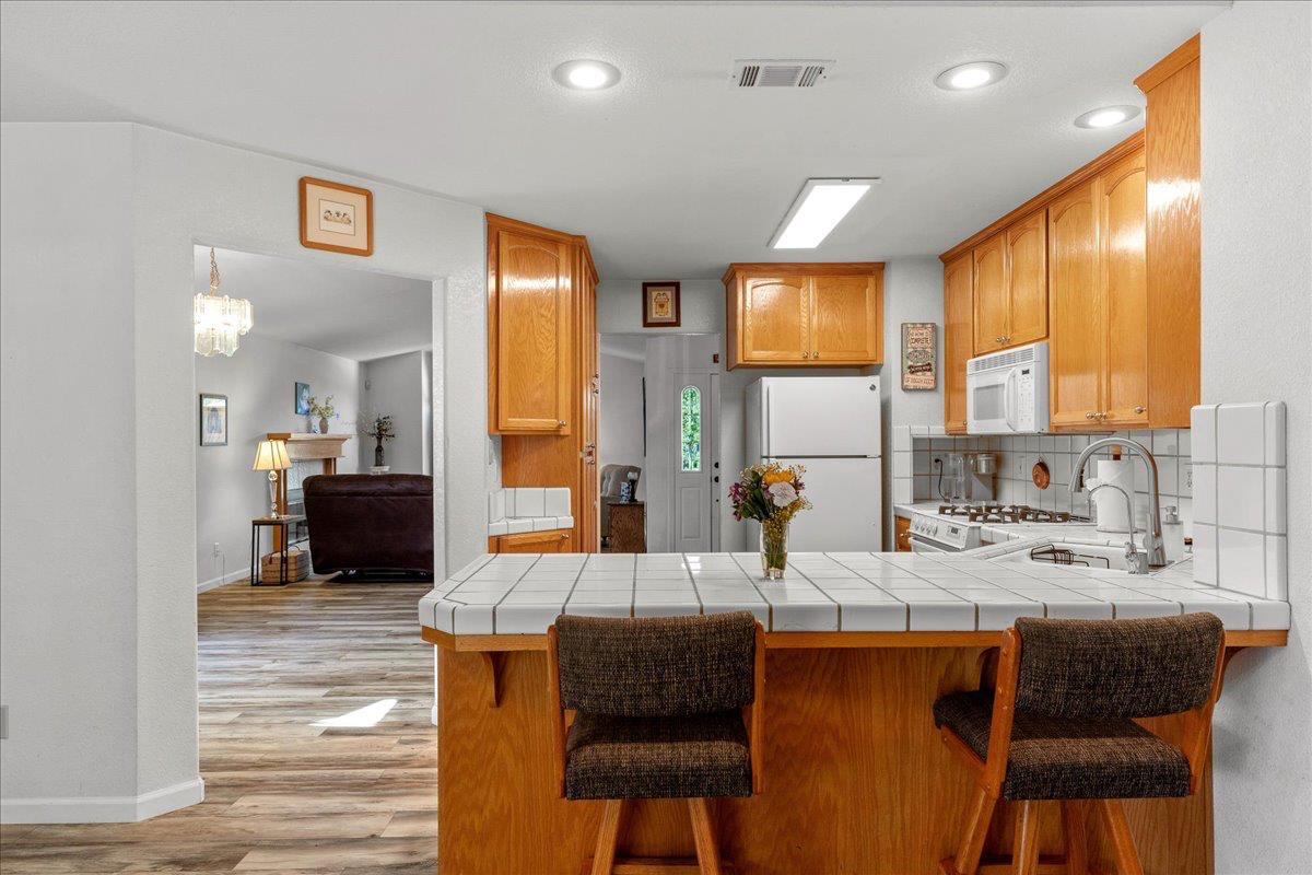 1795 Brookside Dr, Manteca, CA 95336