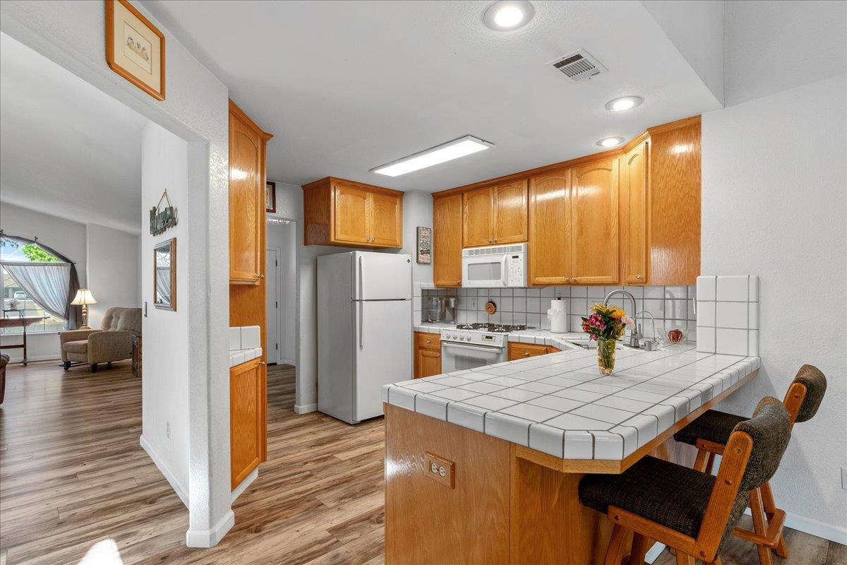 1795 Brookside Dr, Manteca, CA 95336