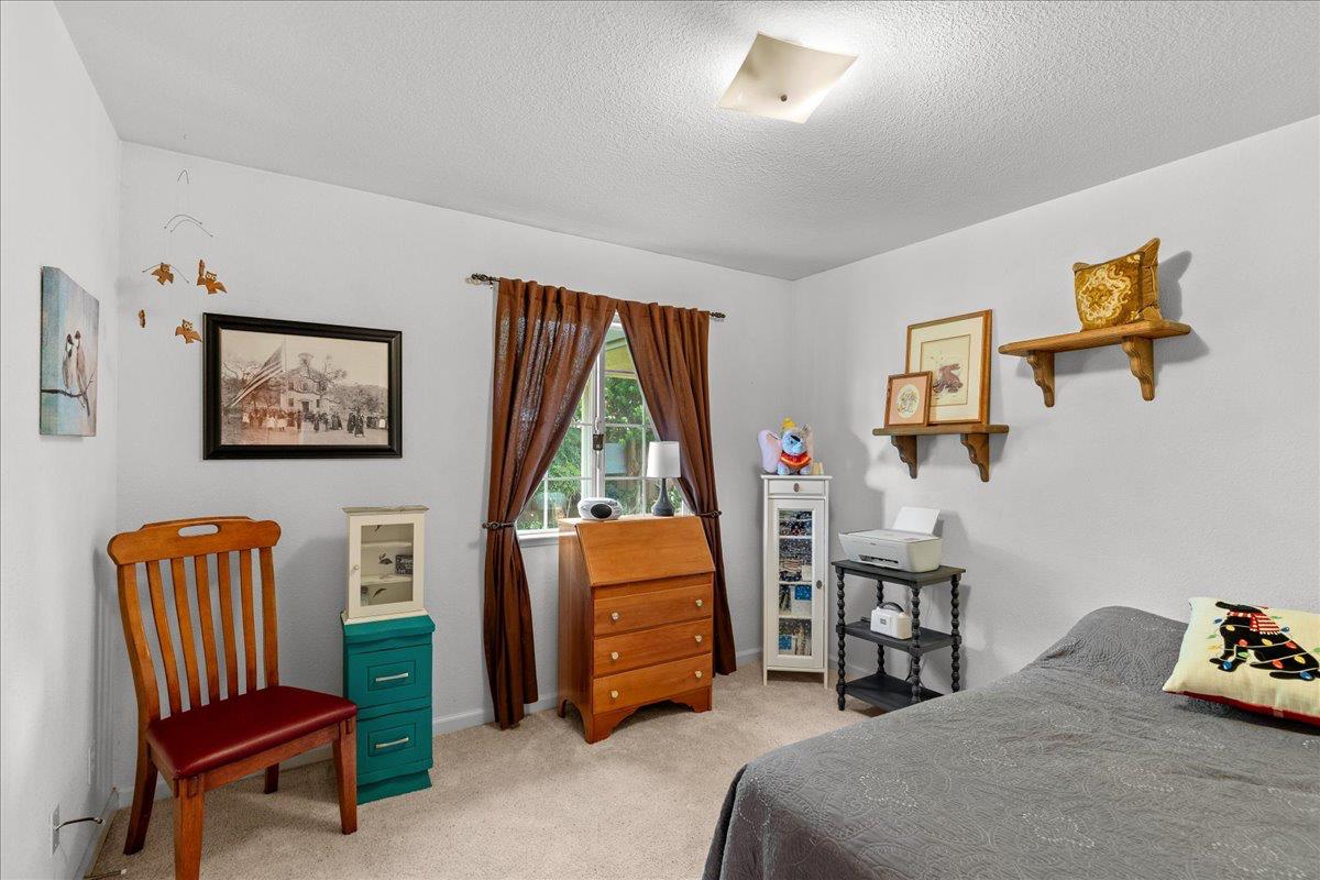 1795 Brookside Dr, Manteca, CA 95336