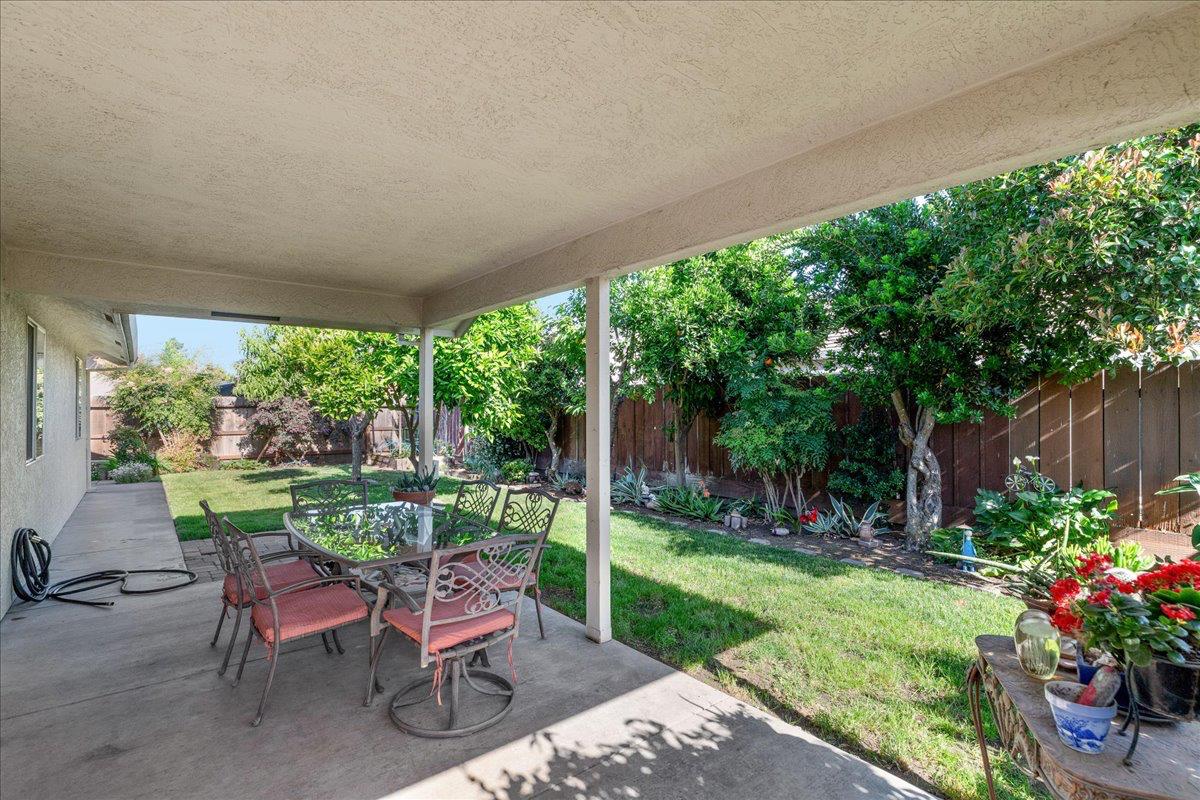 1795 Brookside Dr, Manteca, CA 95336
