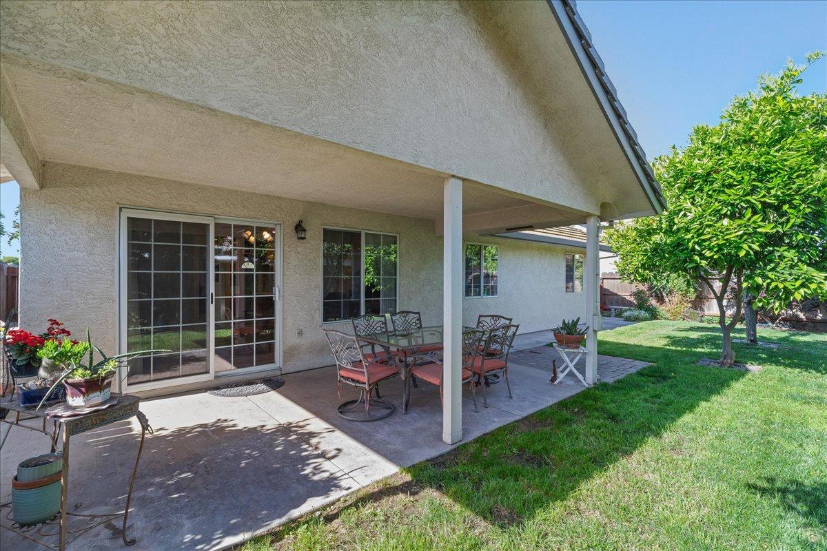 1795 Brookside Dr, Manteca, CA 95336