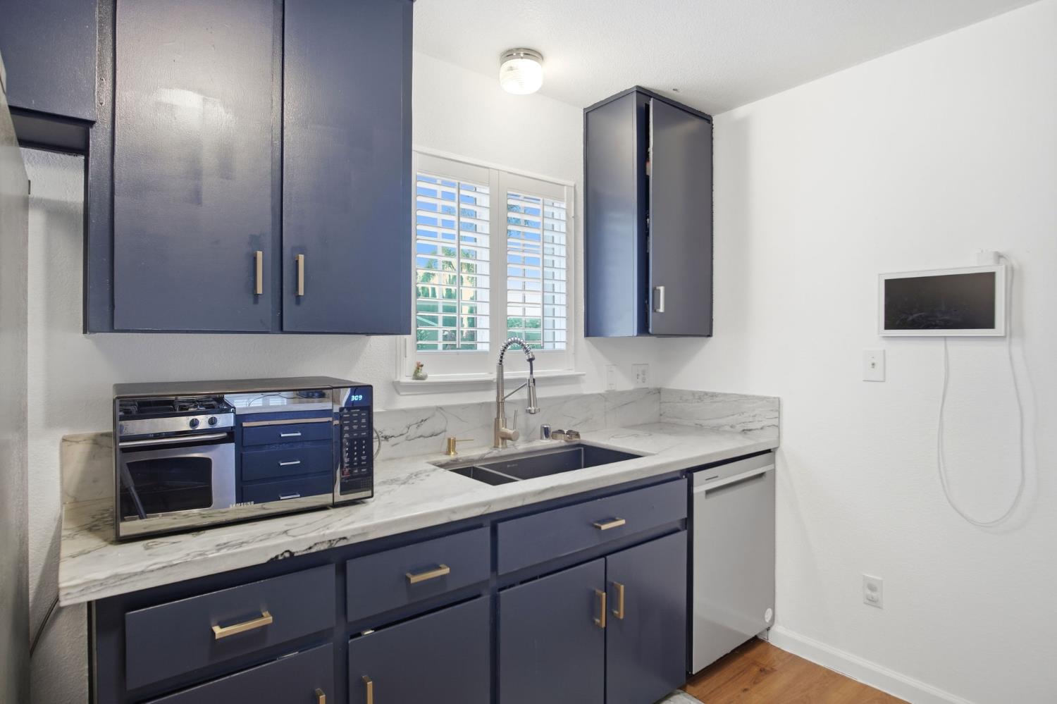 1308 Basil Ct, Newman, CA 95360