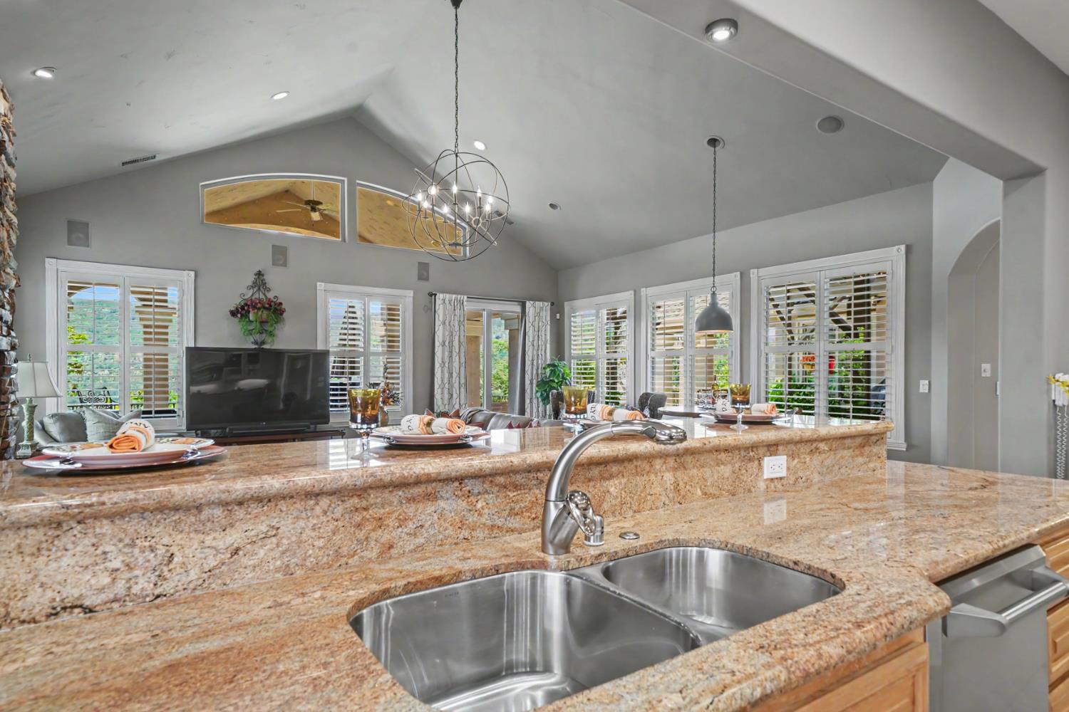 2086 Oak Creek Dr #1, Copperopolis, CA 95228