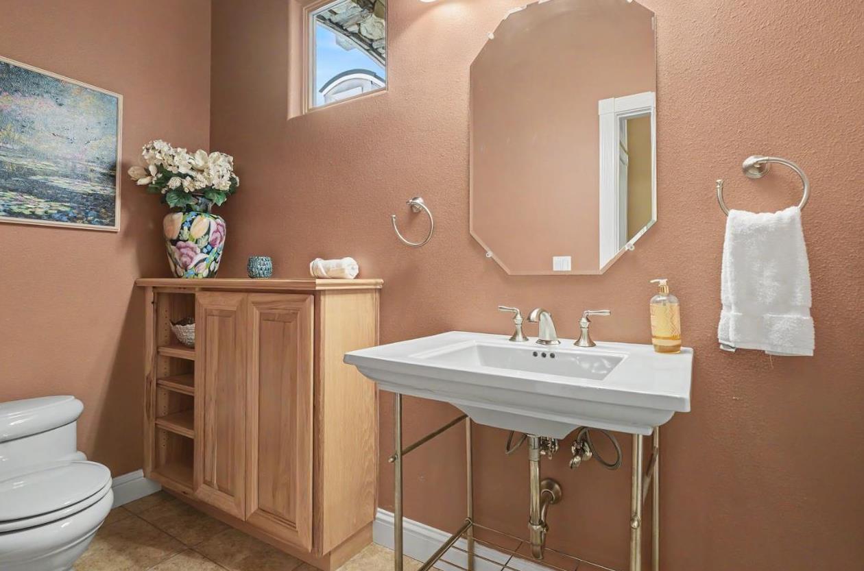 2086 Oak Creek Dr #1, Copperopolis, CA 95228