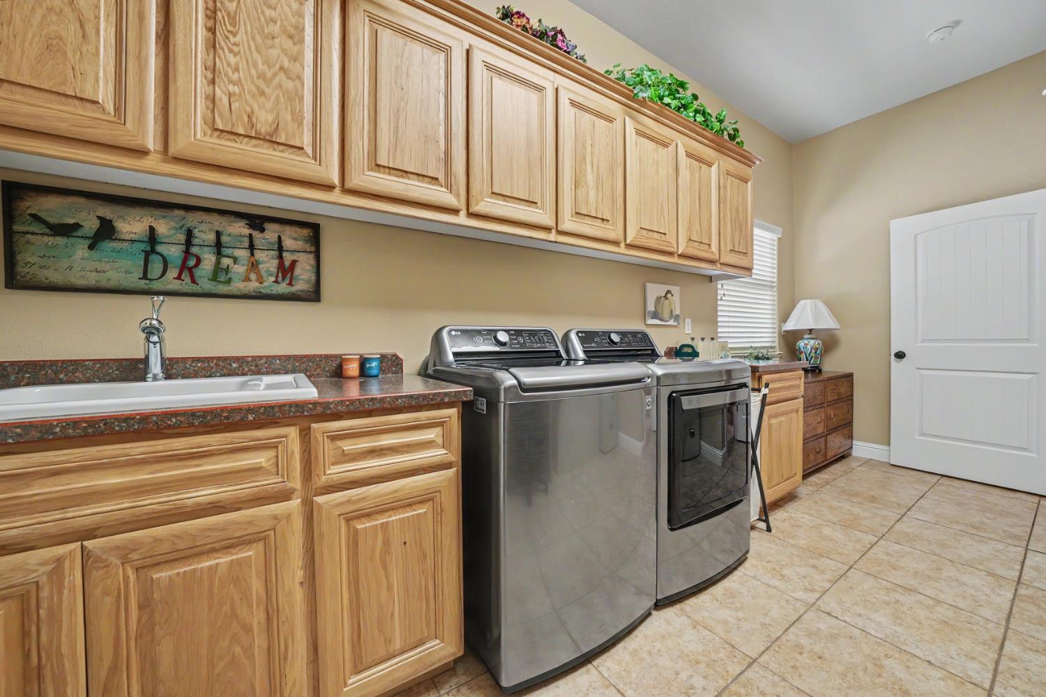 2086 Oak Creek Dr #1, Copperopolis, CA 95228