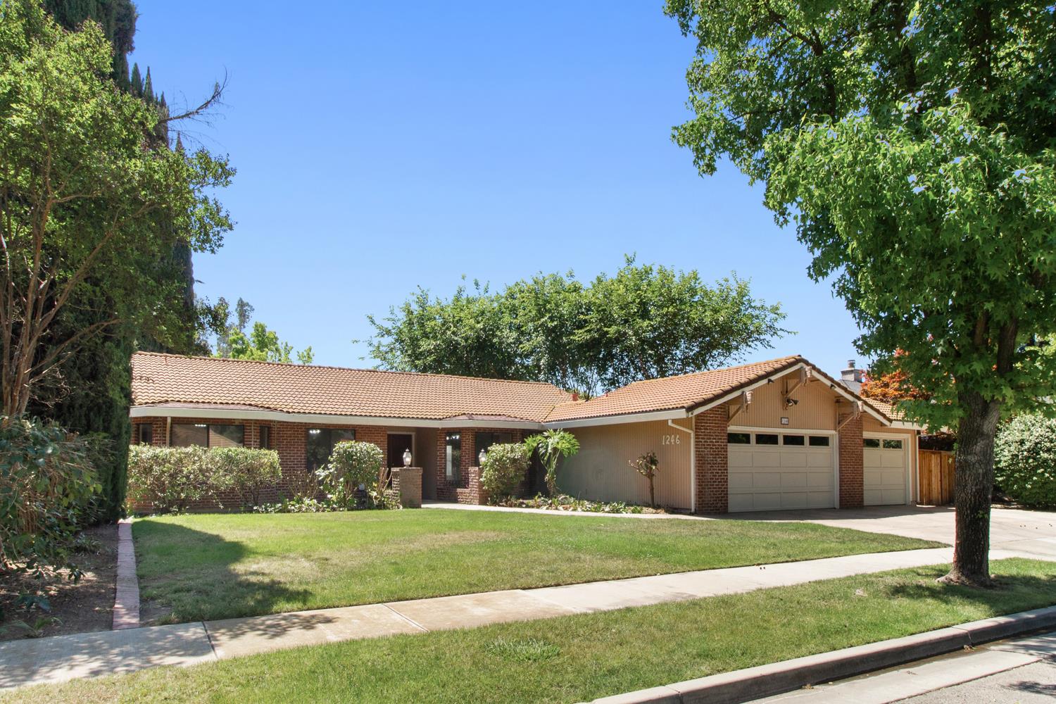 1246 Paseo Redondo Dr, Merced, CA 95348