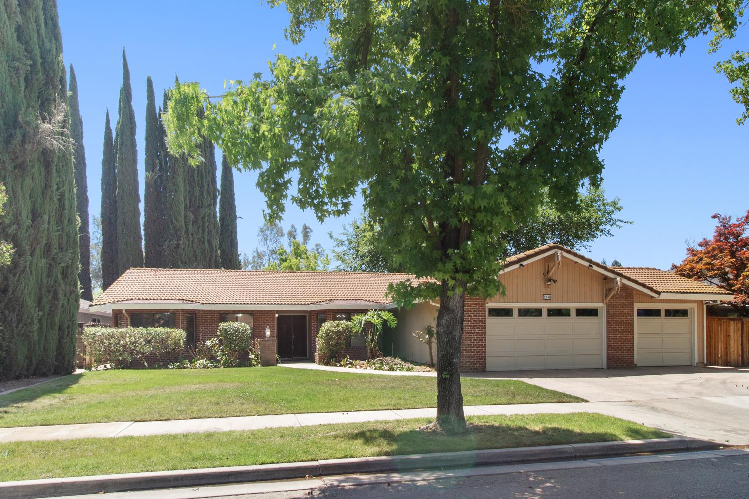 1246 Paseo Redondo Dr, Merced, CA 95348