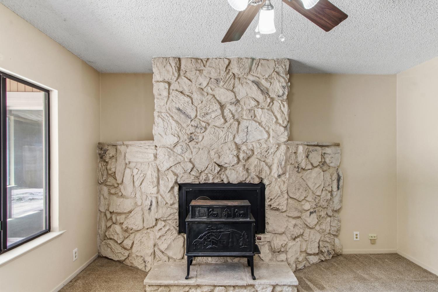 1246 Paseo Redondo Dr, Merced, CA 95348