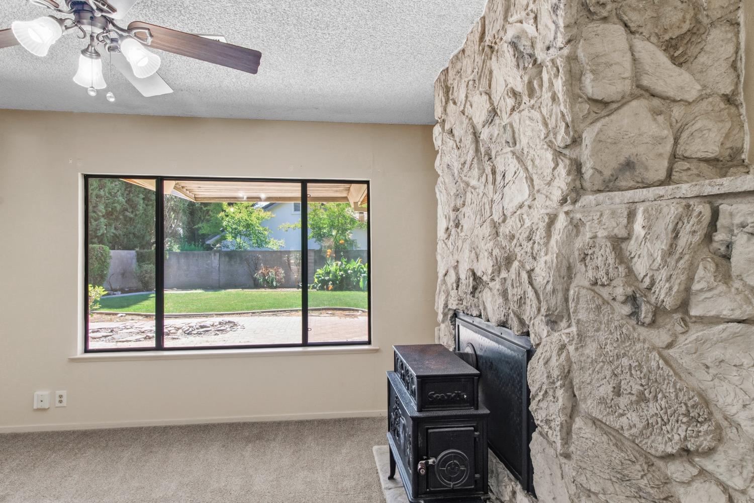 1246 Paseo Redondo Dr, Merced, CA 95348