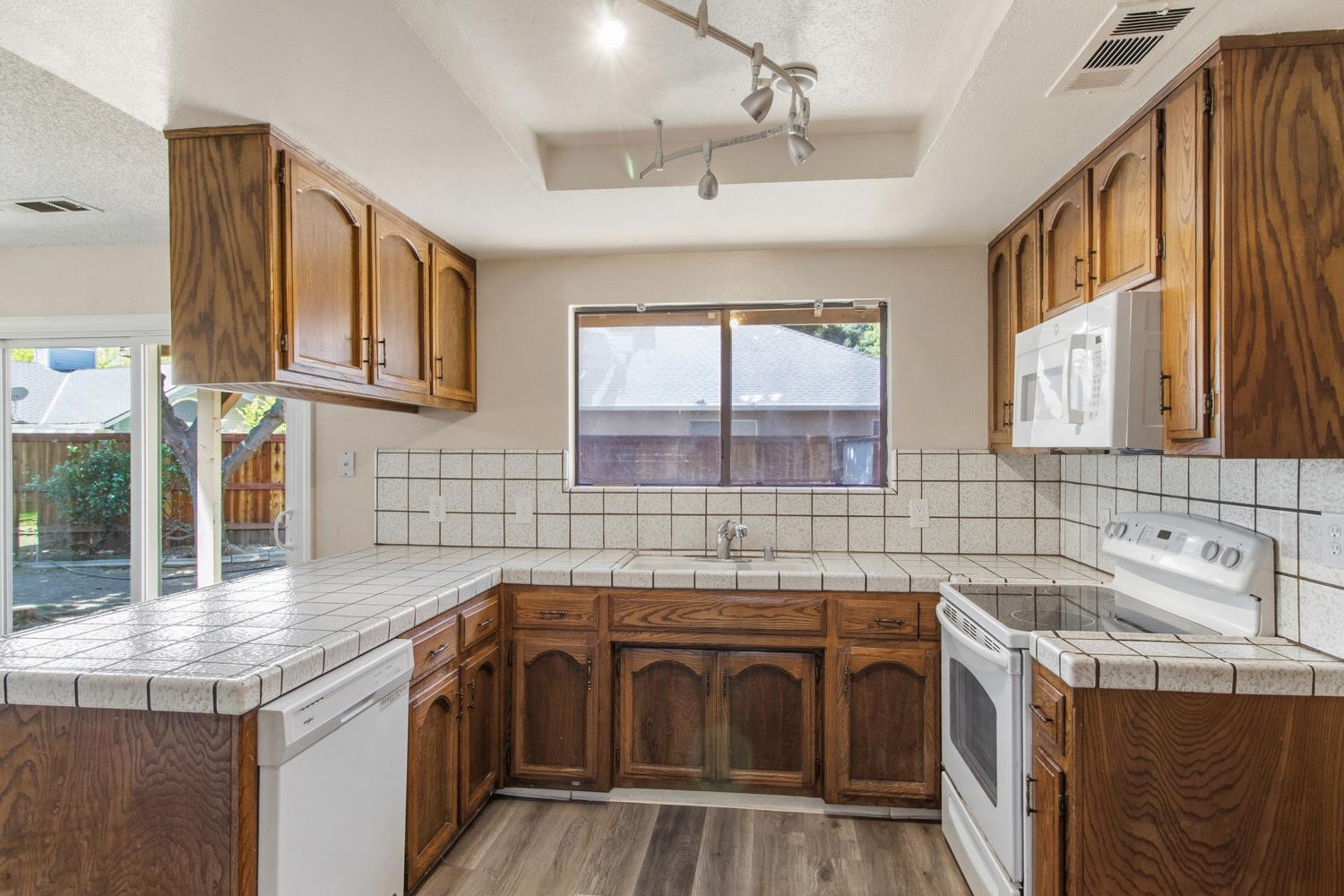 1246 Paseo Redondo Dr, Merced, CA 95348