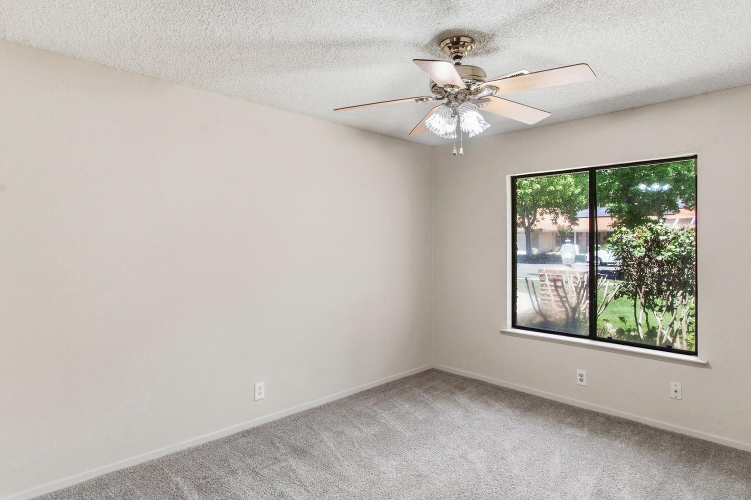 1246 Paseo Redondo Dr, Merced, CA 95348