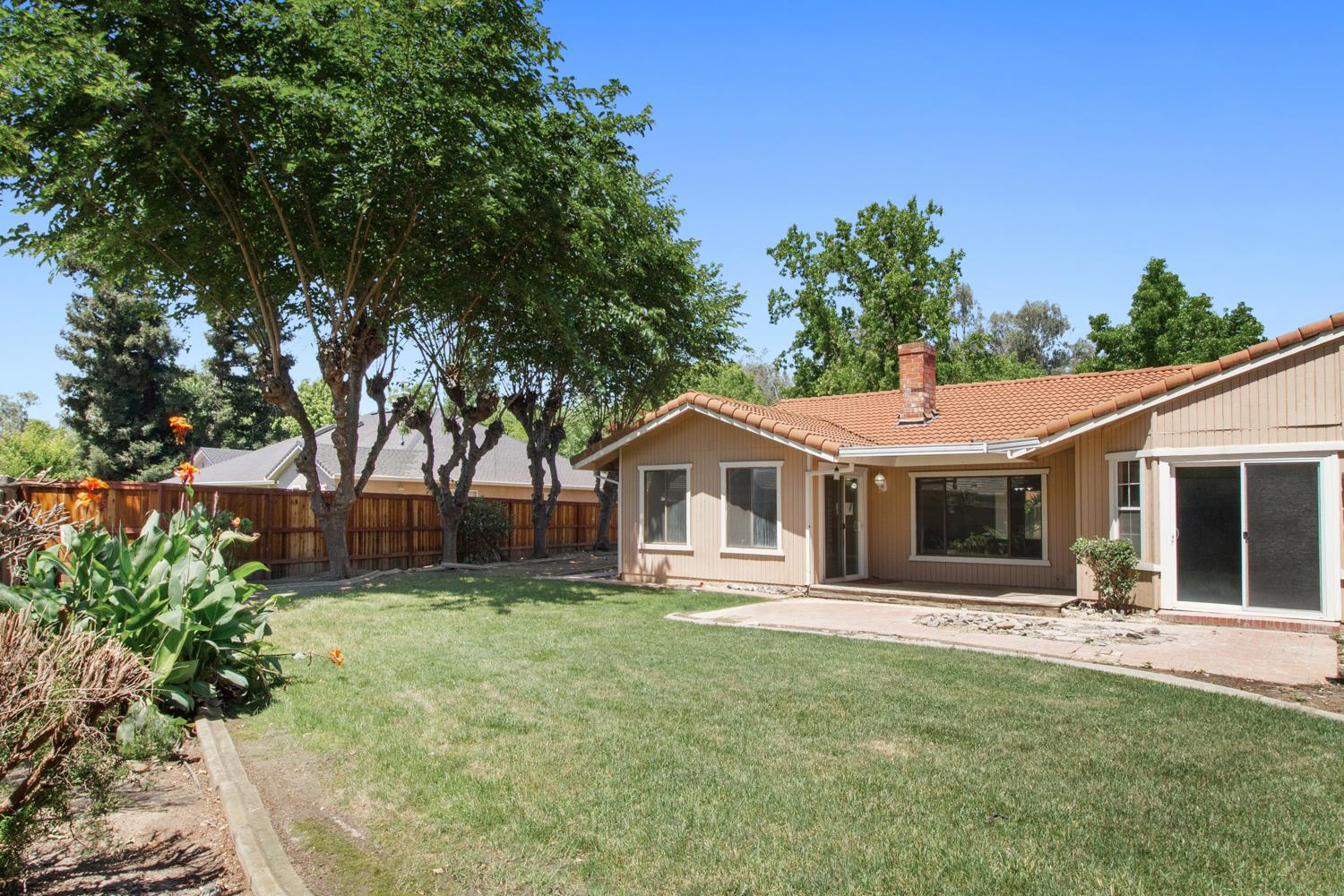 1246 Paseo Redondo Dr, Merced, CA 95348