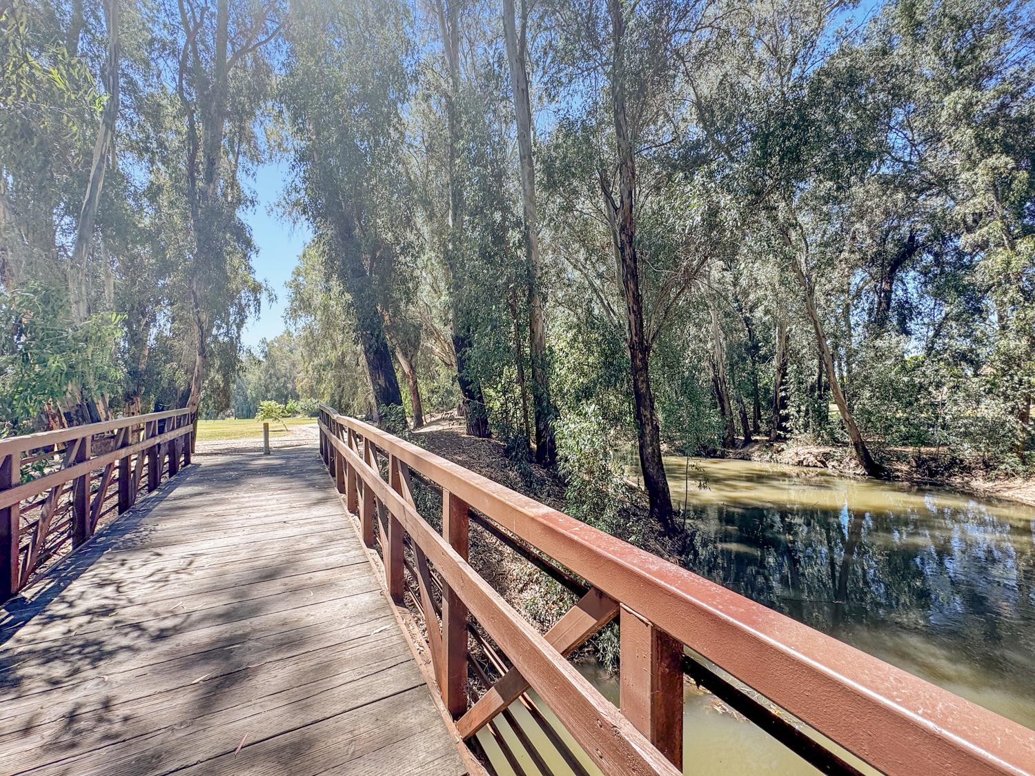 1246 Paseo Redondo Dr, Merced, CA 95348