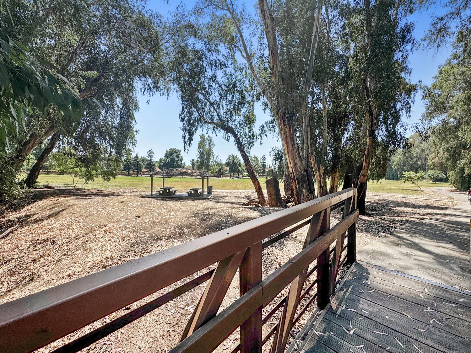 1246 Paseo Redondo Dr, Merced, CA 95348