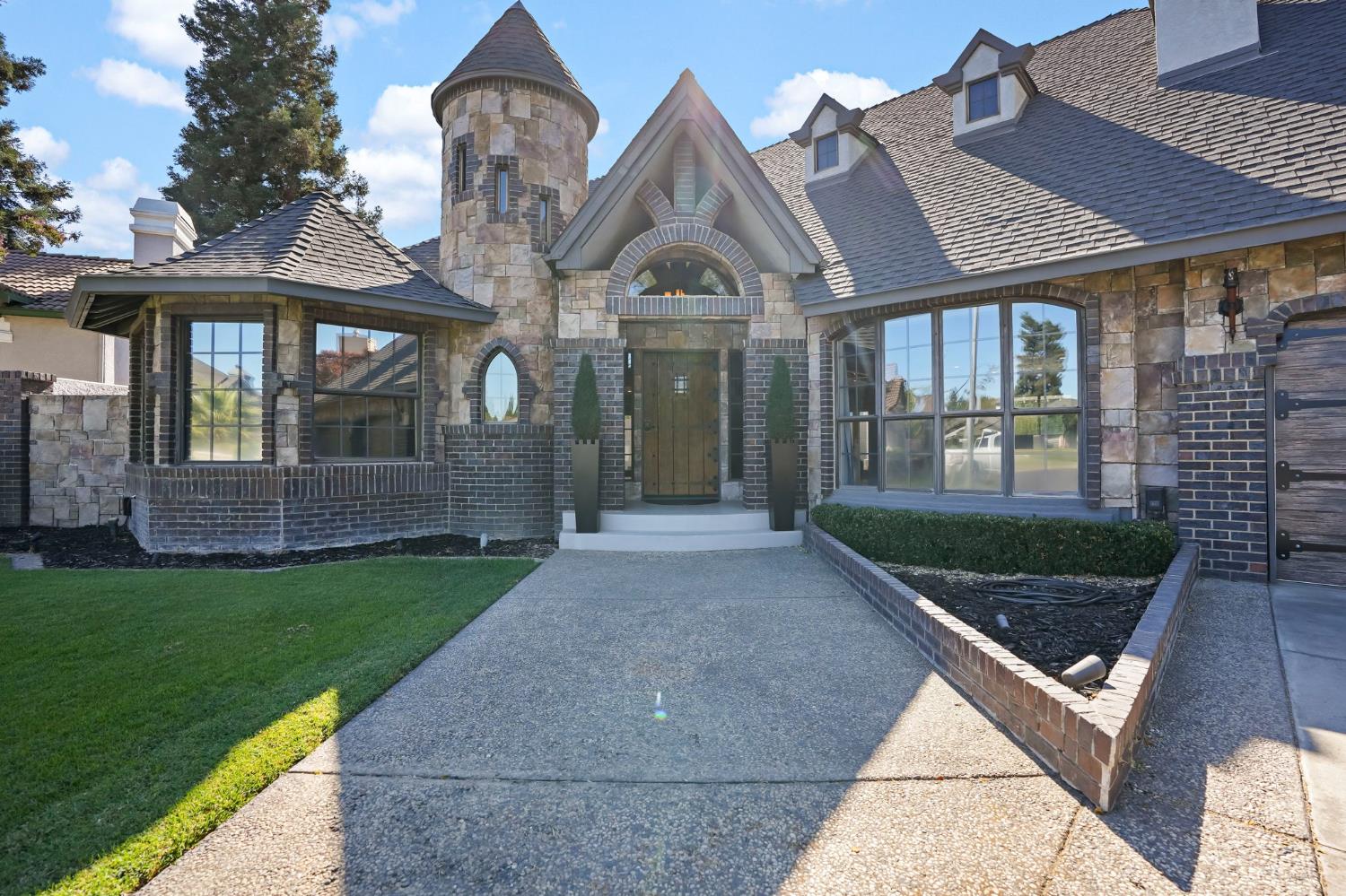 2200 Arnhem Pl, Modesto, CA 95356