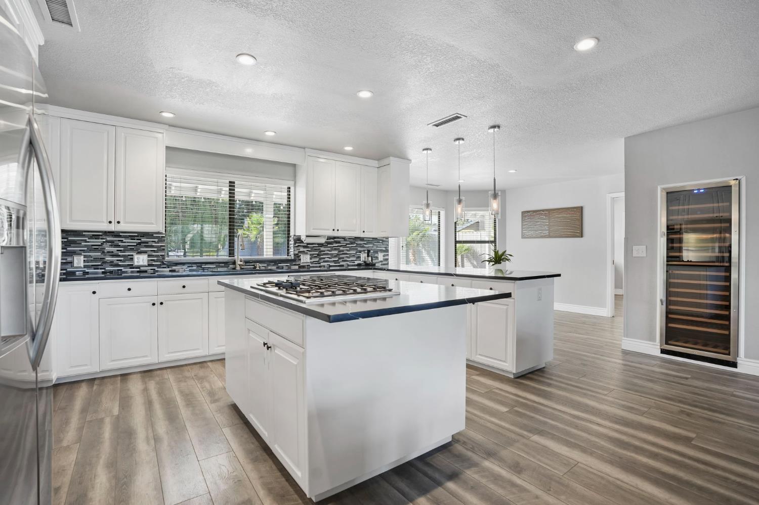 2200 Arnhem Pl, Modesto, CA 95356