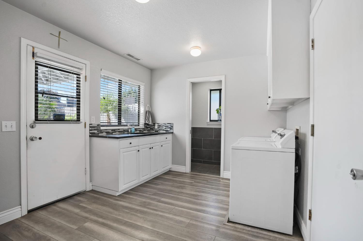 2200 Arnhem Pl, Modesto, CA 95356