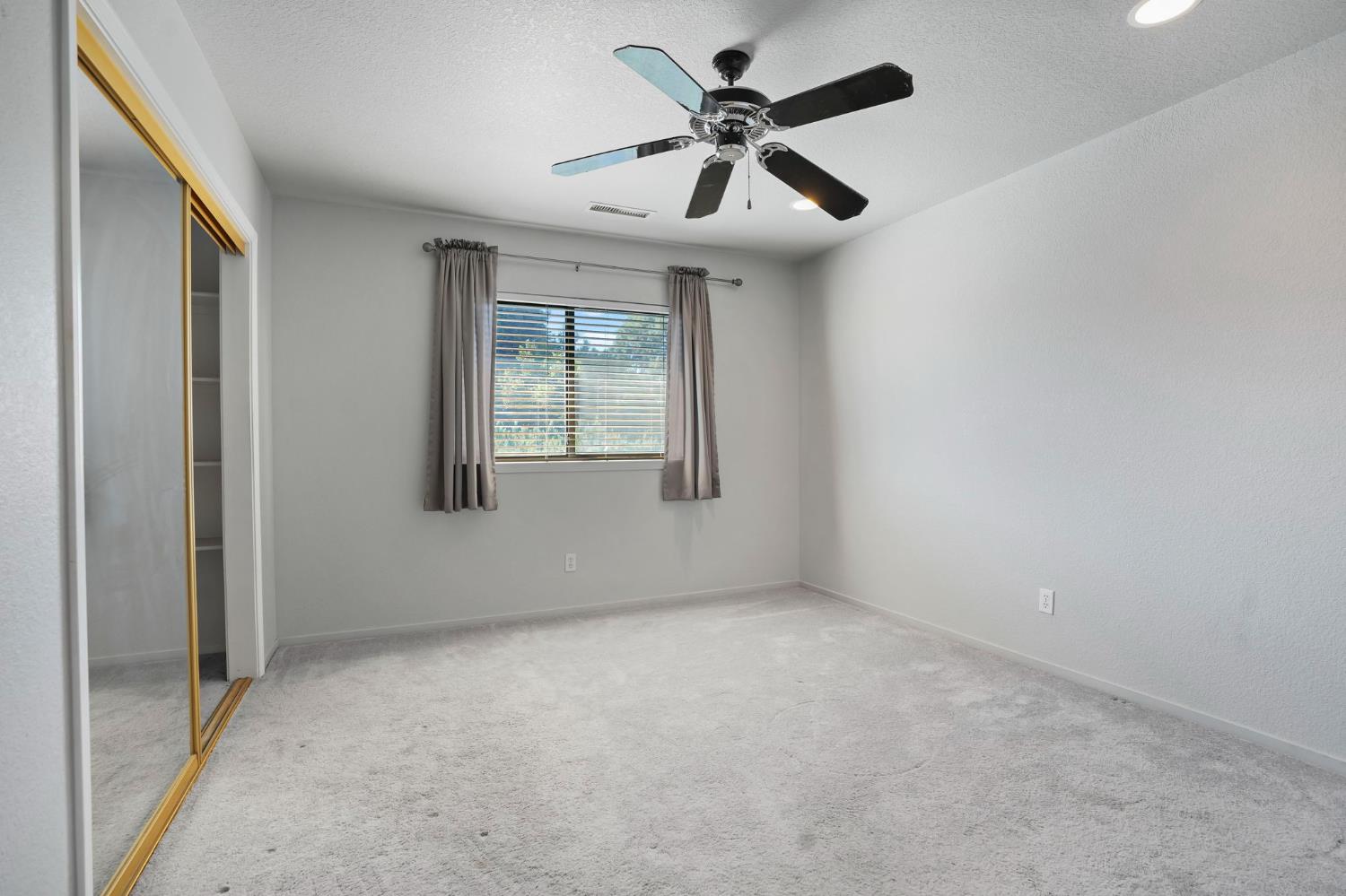 2200 Arnhem Pl, Modesto, CA 95356