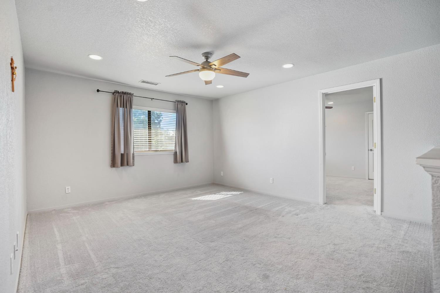 2200 Arnhem Pl, Modesto, CA 95356