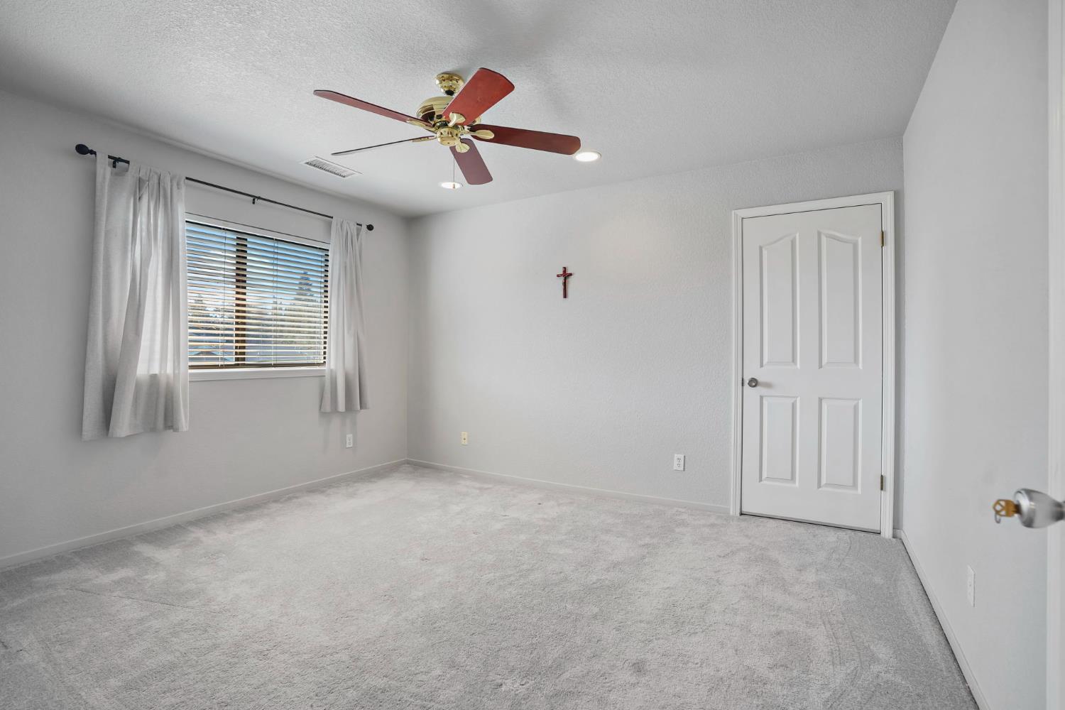 2200 Arnhem Pl, Modesto, CA 95356