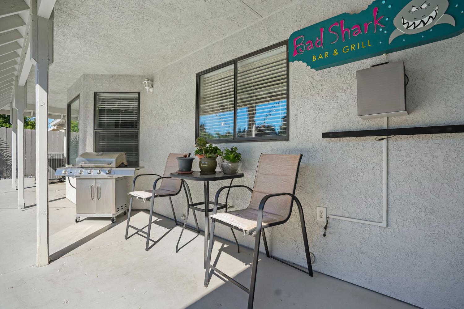 2200 Arnhem Pl, Modesto, CA 95356