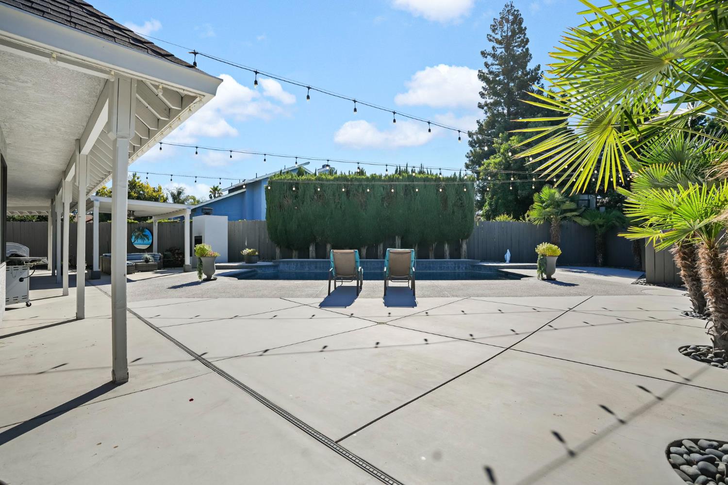 2200 Arnhem Pl, Modesto, CA 95356