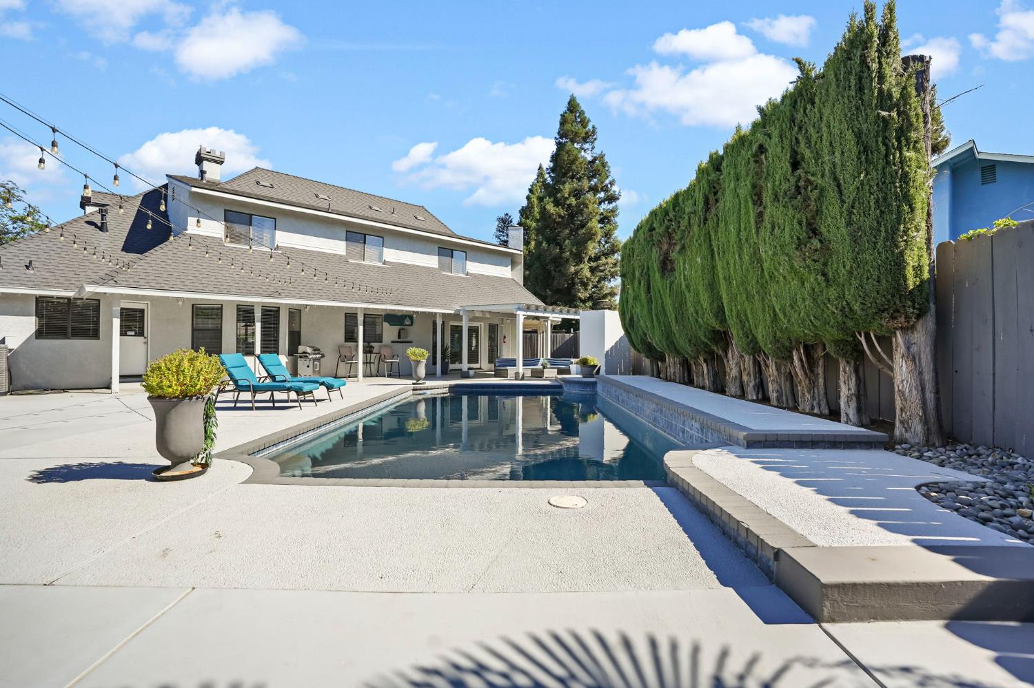2200 Arnhem Pl, Modesto, CA 95356