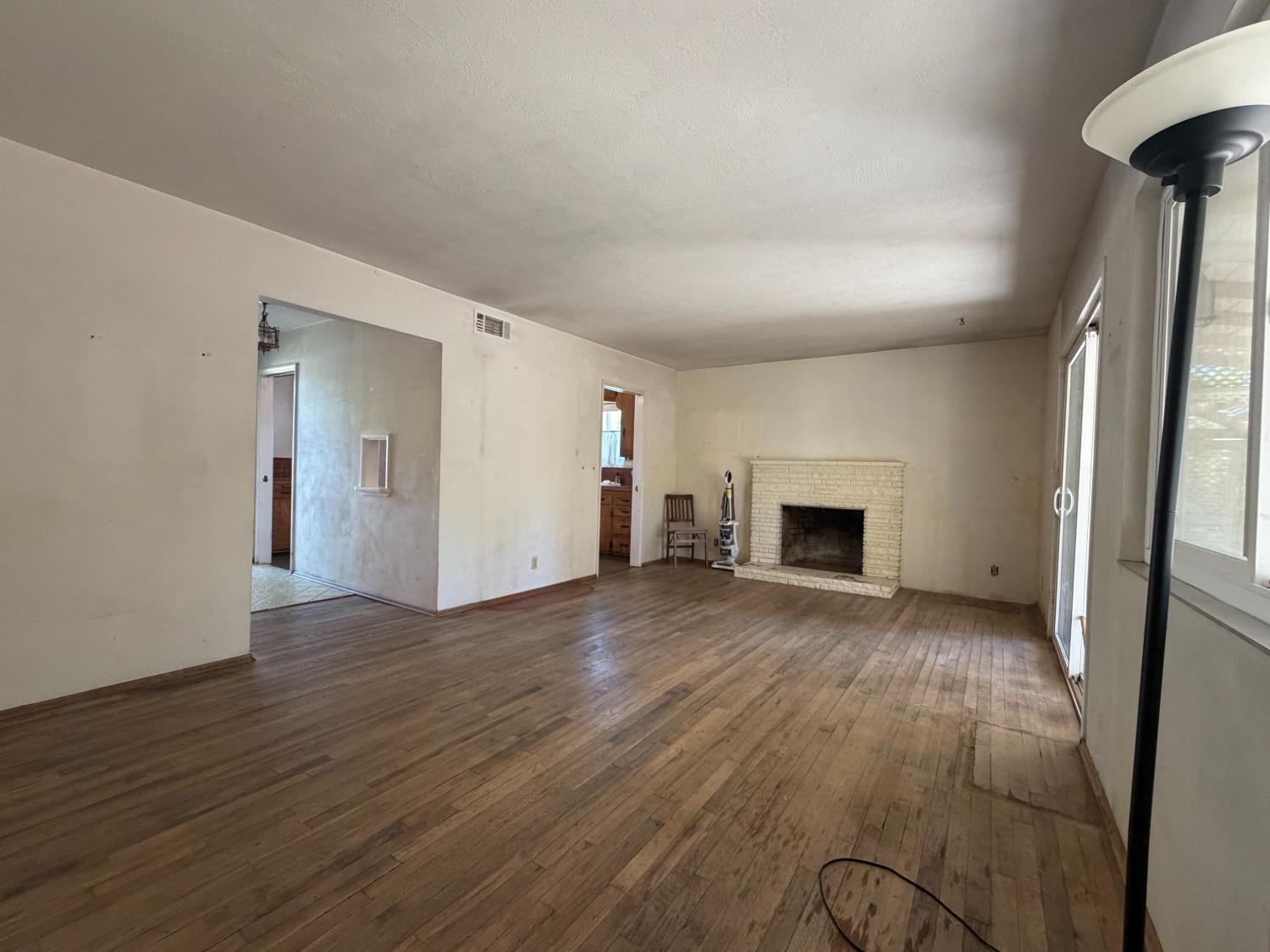 1813 Enslen Ave, Modesto, CA 95350