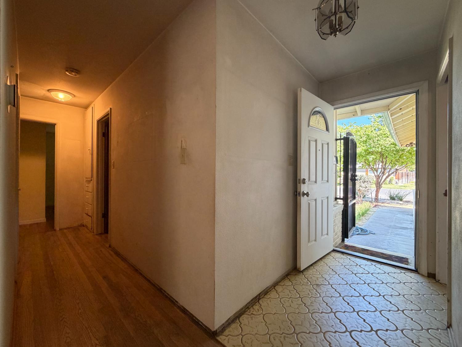1813 Enslen Ave, Modesto, CA 95350