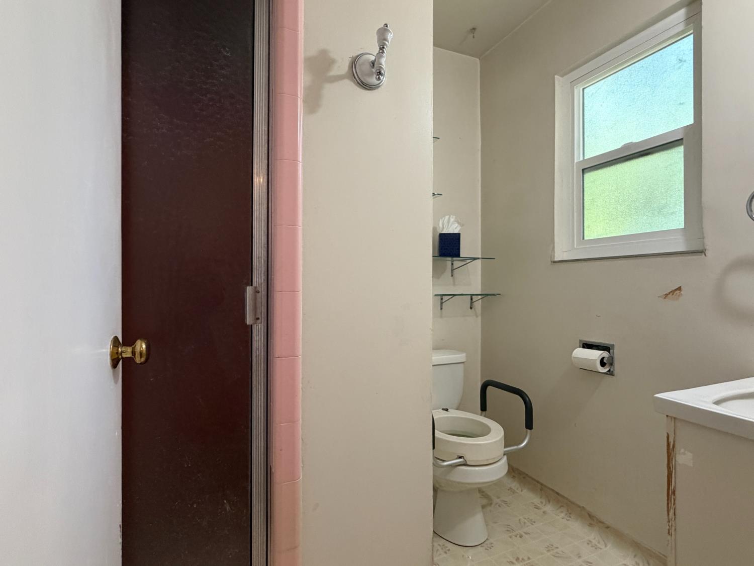 1813 Enslen Ave, Modesto, CA 95350