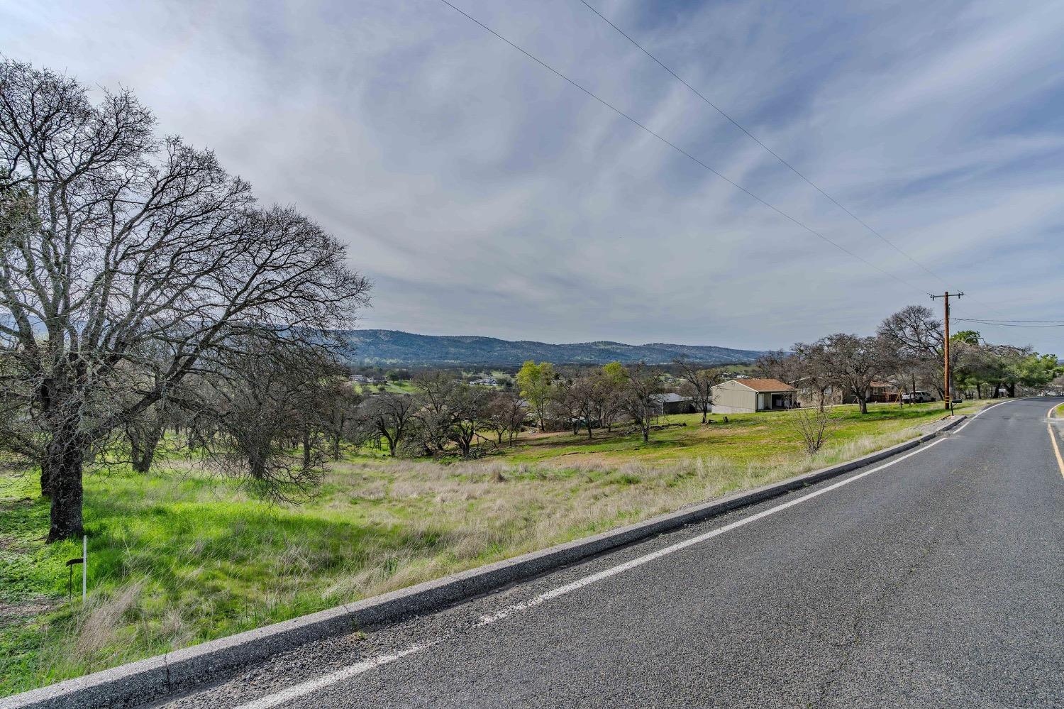 2172 Arrowhead St, Copperopolis, CA 95228