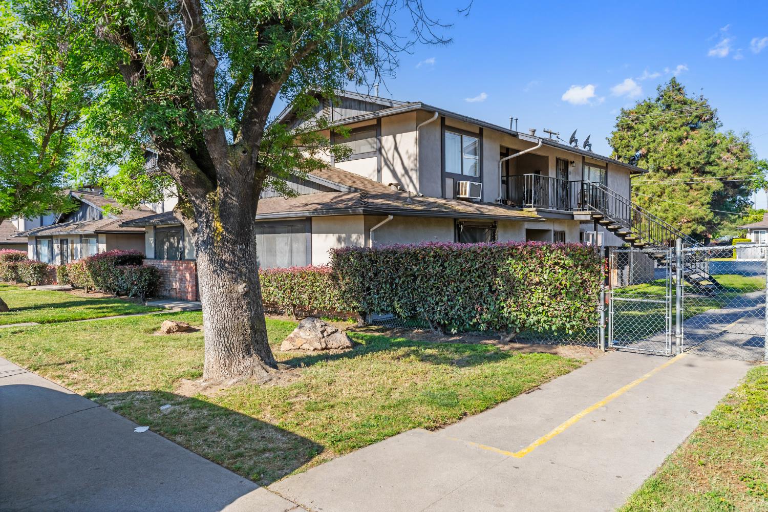 808 Sutter Ave, Modesto, CA 95351