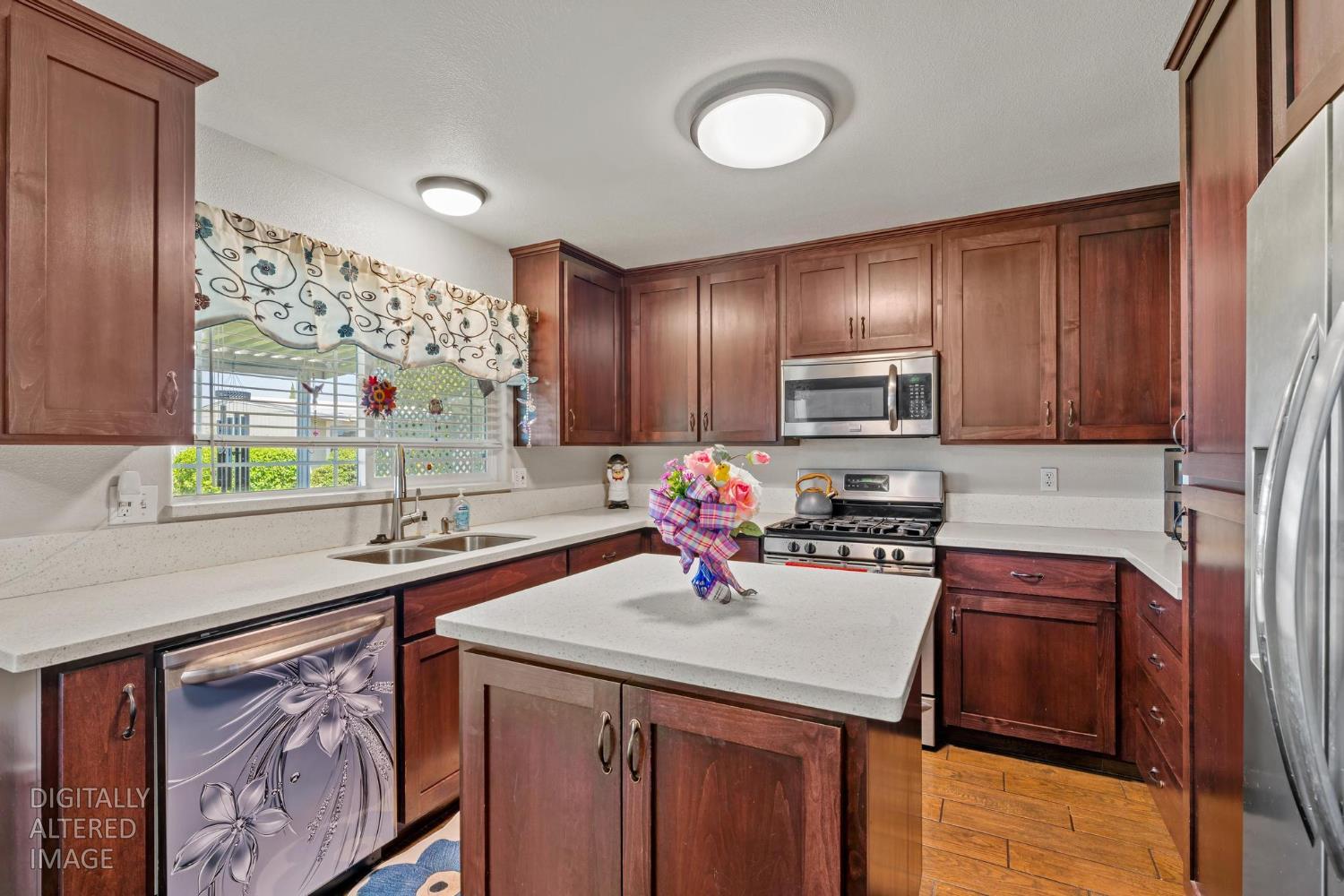 2841 Fowler Rd #111, Ceres, CA 95307
