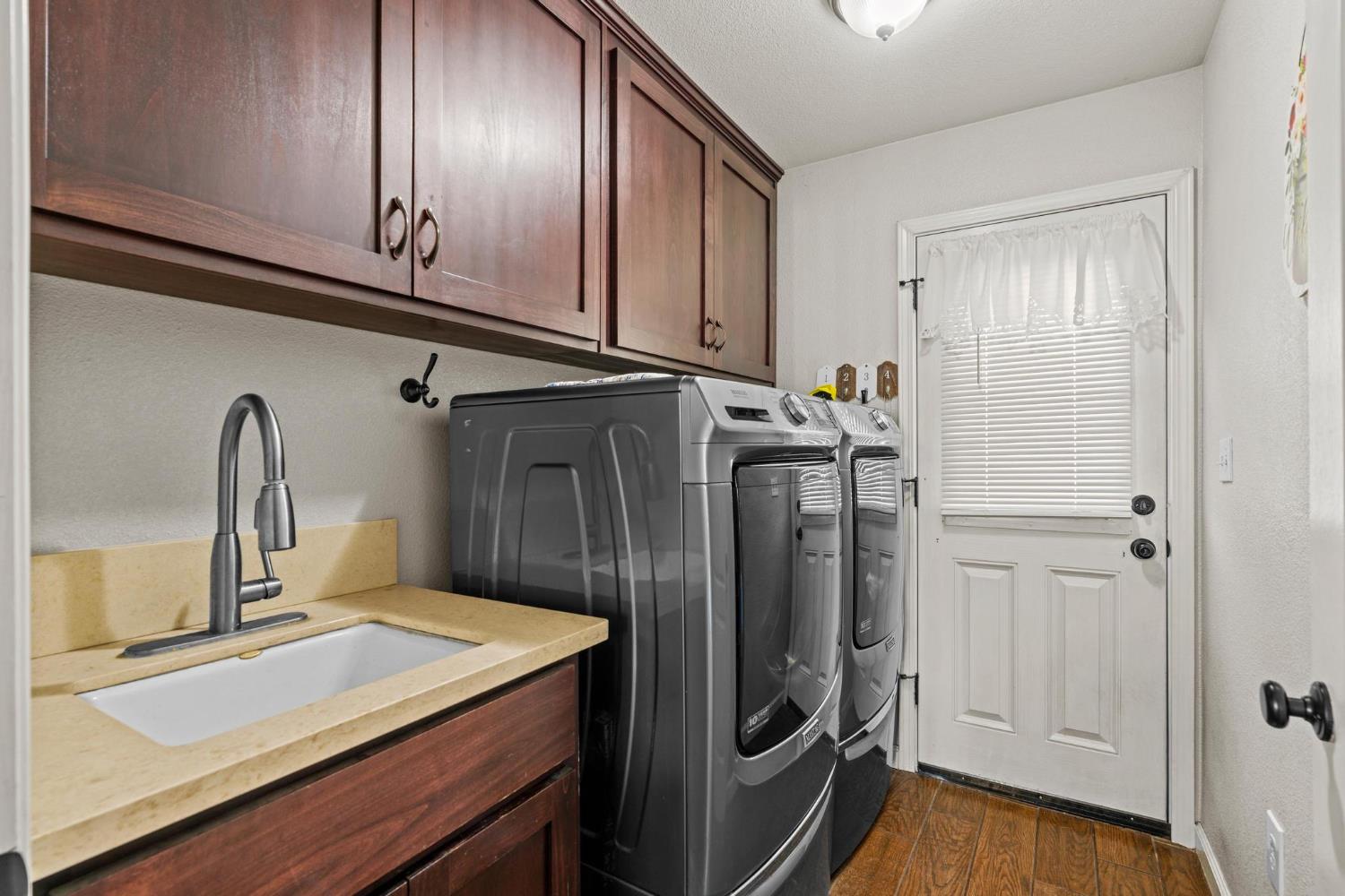 2841 Fowler Rd #111, Ceres, CA 95307