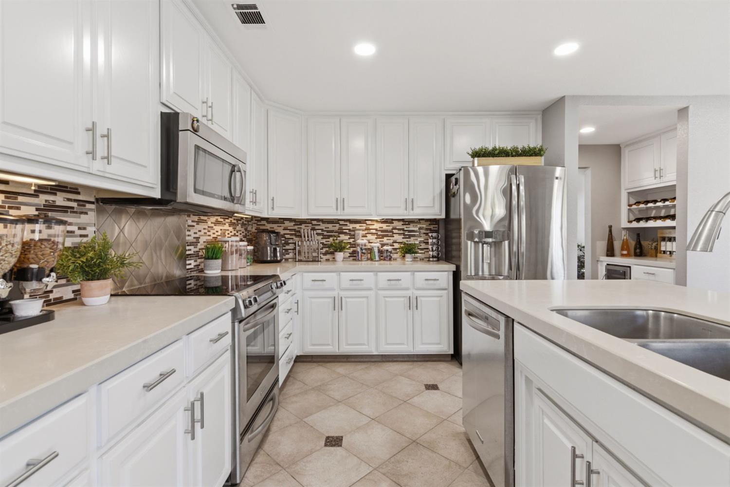 1009 Copper Lake Ct, Modesto, CA 95355