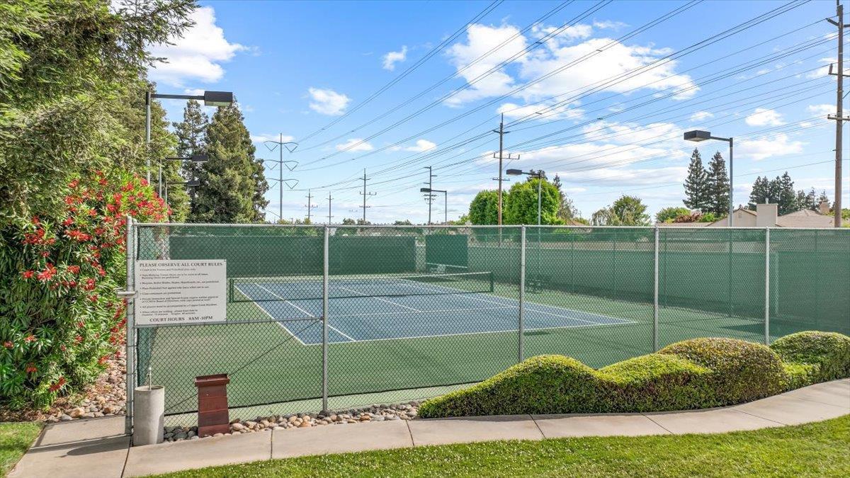 1009 Copper Lake Ct, Modesto, CA 95355