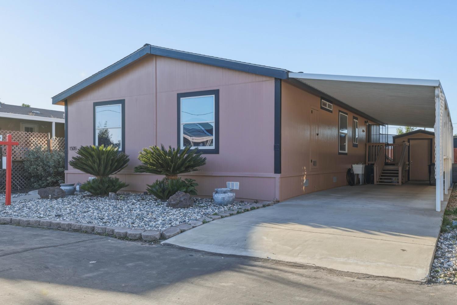 1505 La Perla Dr, Modesto, CA 95357