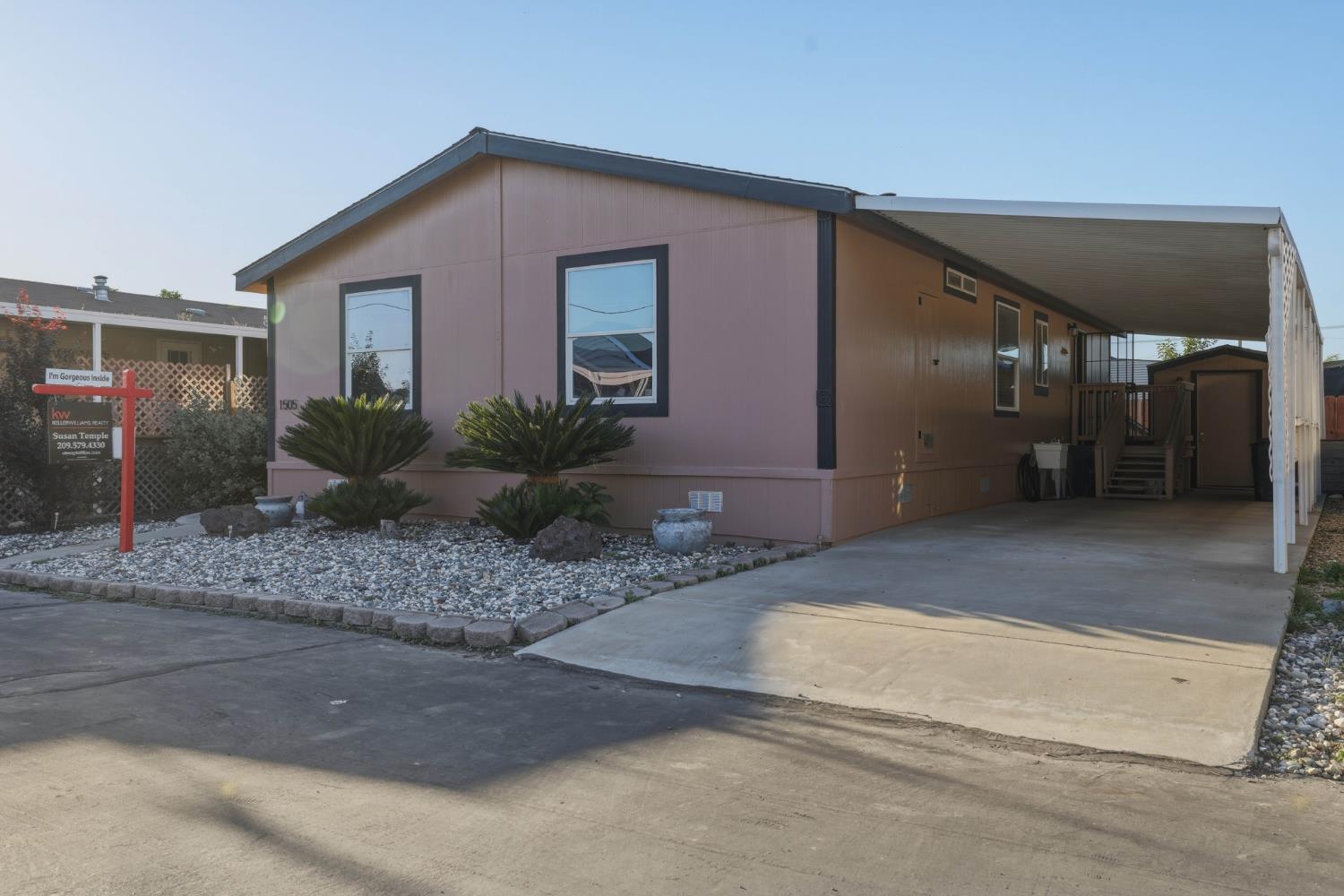1505 La Perla Dr, Modesto, CA 95357