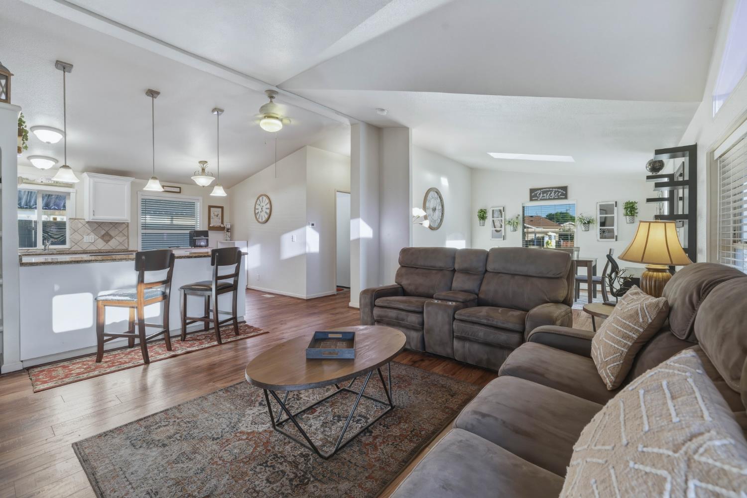 1505 La Perla Dr, Modesto, CA 95357