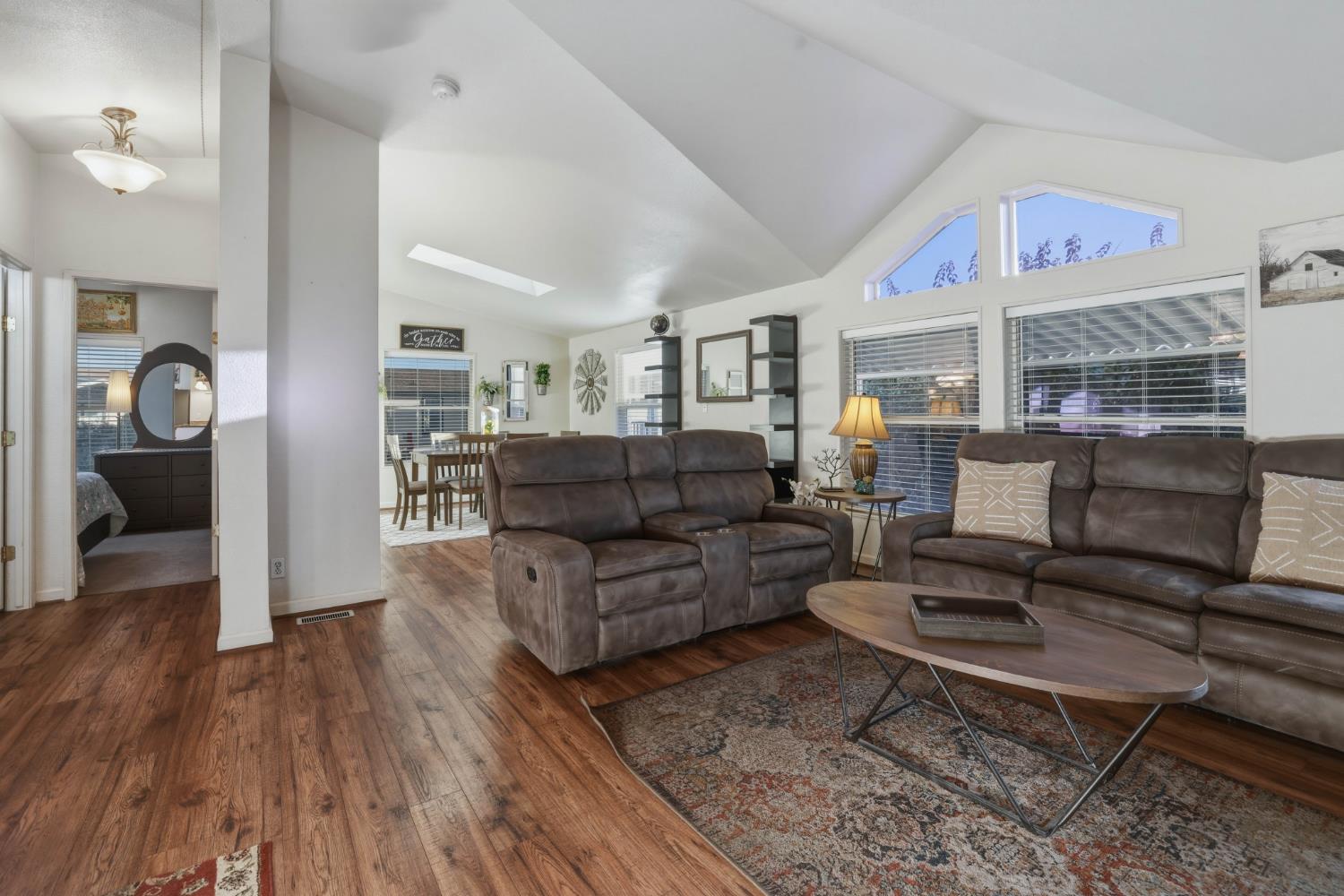 1505 La Perla Dr, Modesto, CA 95357