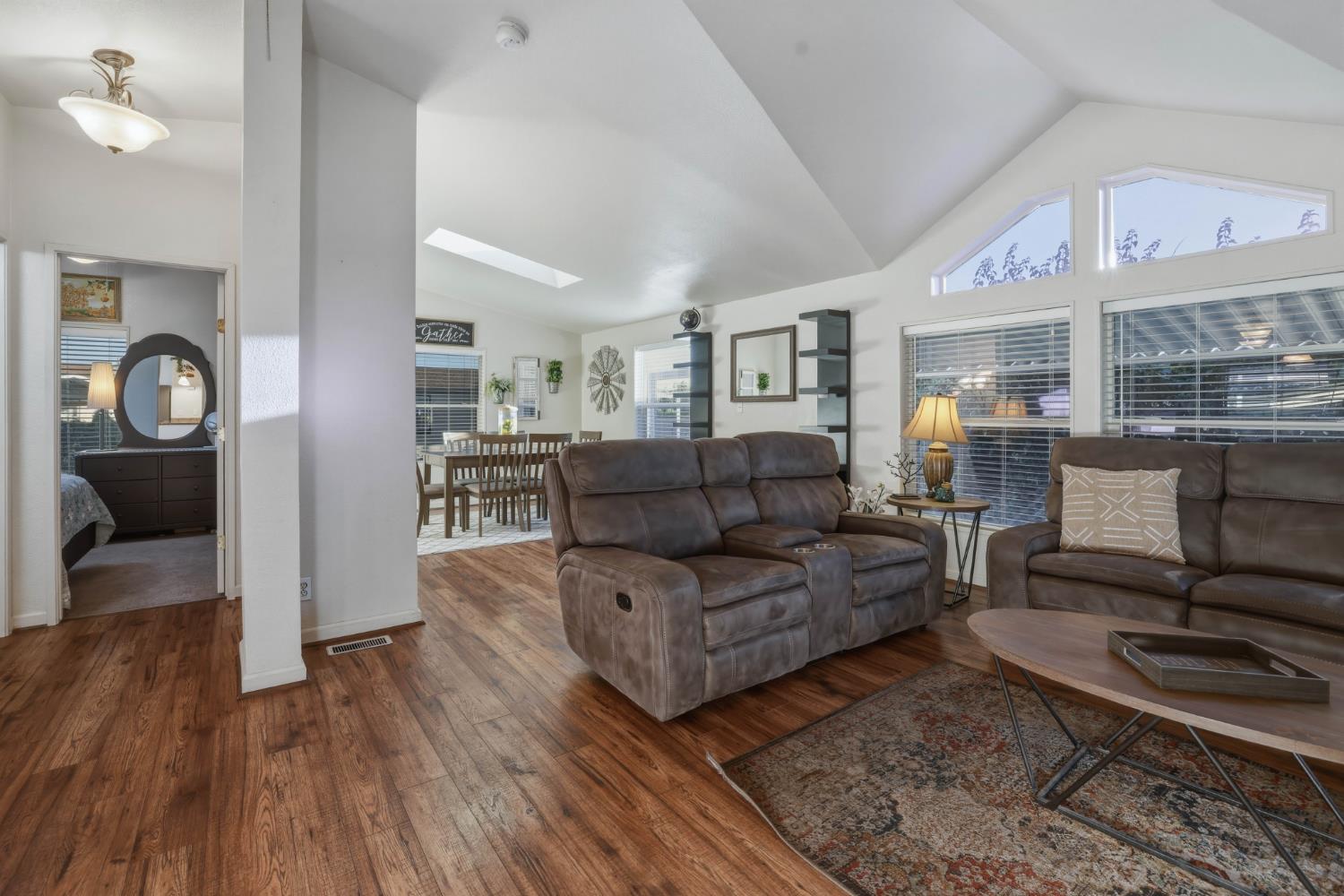 1505 La Perla Dr, Modesto, CA 95357