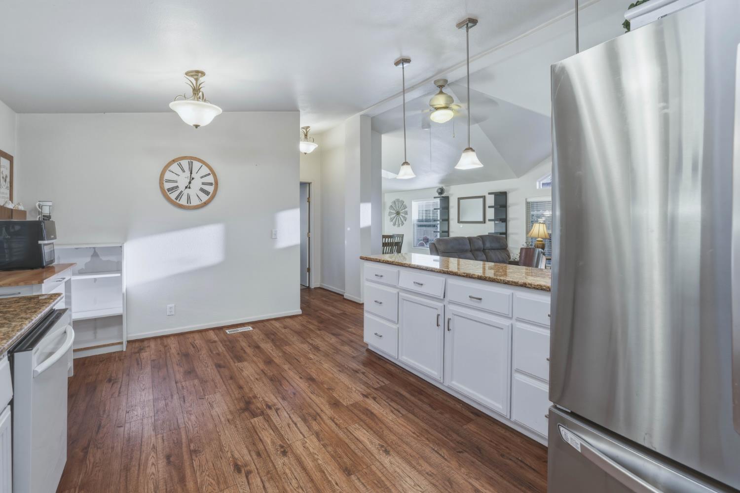 1505 La Perla Dr, Modesto, CA 95357